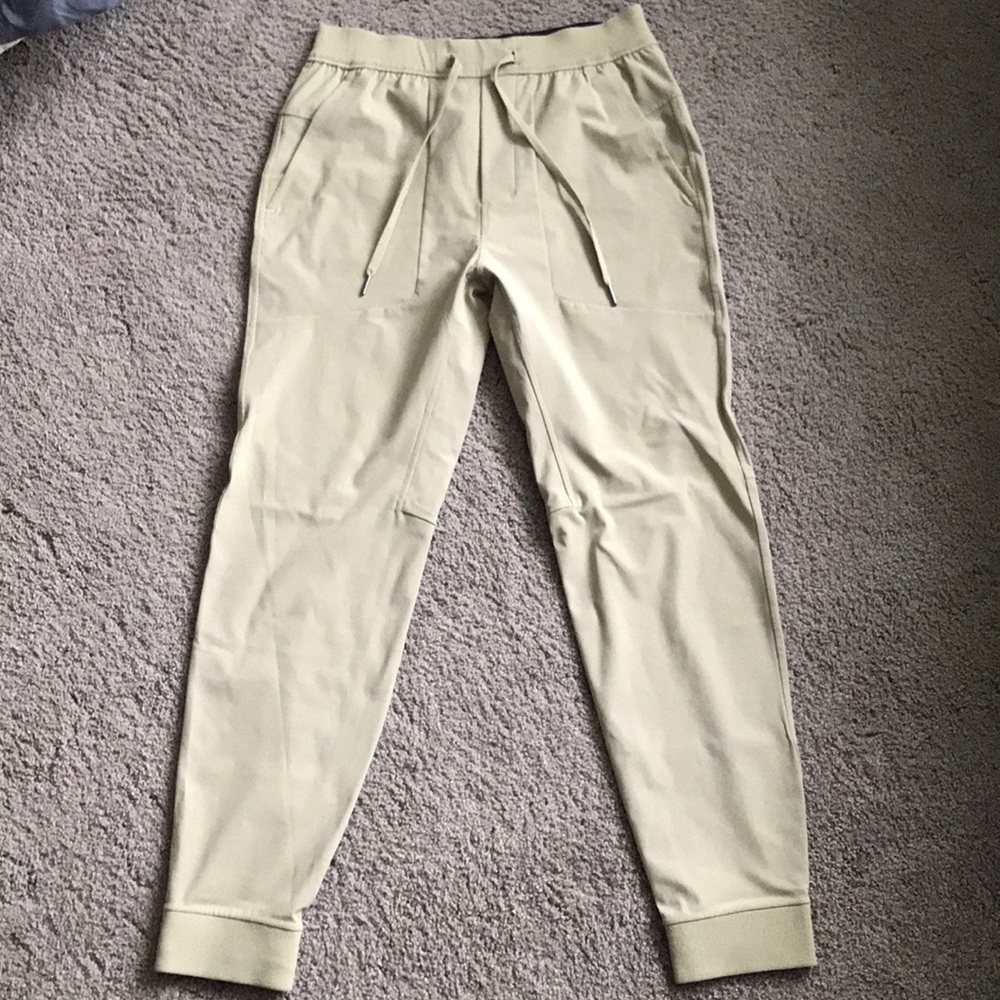 lululemon men's khaki joggers